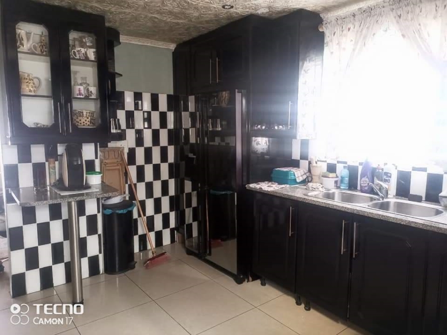 3 Bedroom Property for Sale in Electric City Western Cape